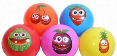 Rotaļlieta bumba ar augļiem