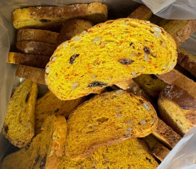 Sausmaizītes ar burkāniem un saulespuķu sēklām 1.5kg (27.05.25) (daudzumu norādīt kg,pilna kaste) LV
