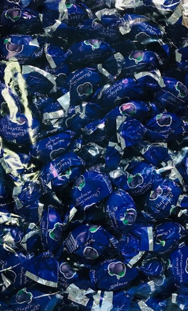 Karameles Volšebnij Ostrov ar plūmju garšu 1kg (26.05.2026) (Pārdodas tikai pilnos iepakojumos (1kg)